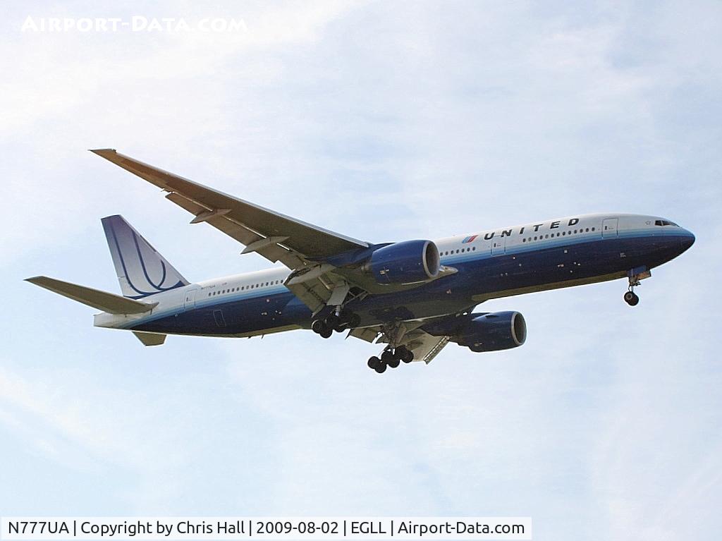 N777UA, 1995 Boeing 777-222 C/N 26916, United Airlines