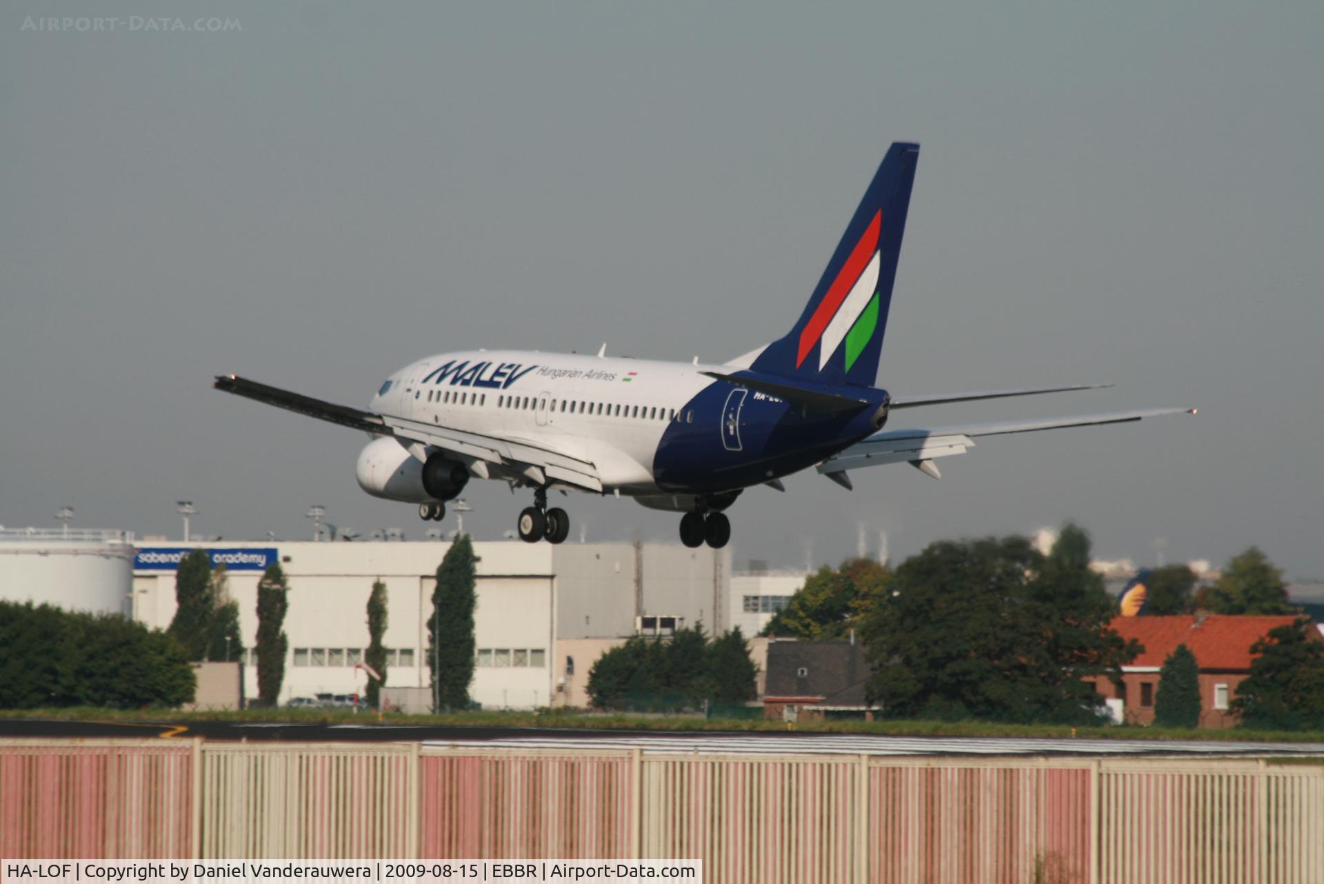 HA-LOF, 2003 Boeing 737-6Q8 C/N 29348, flight MA600 is descending to rwy 25L