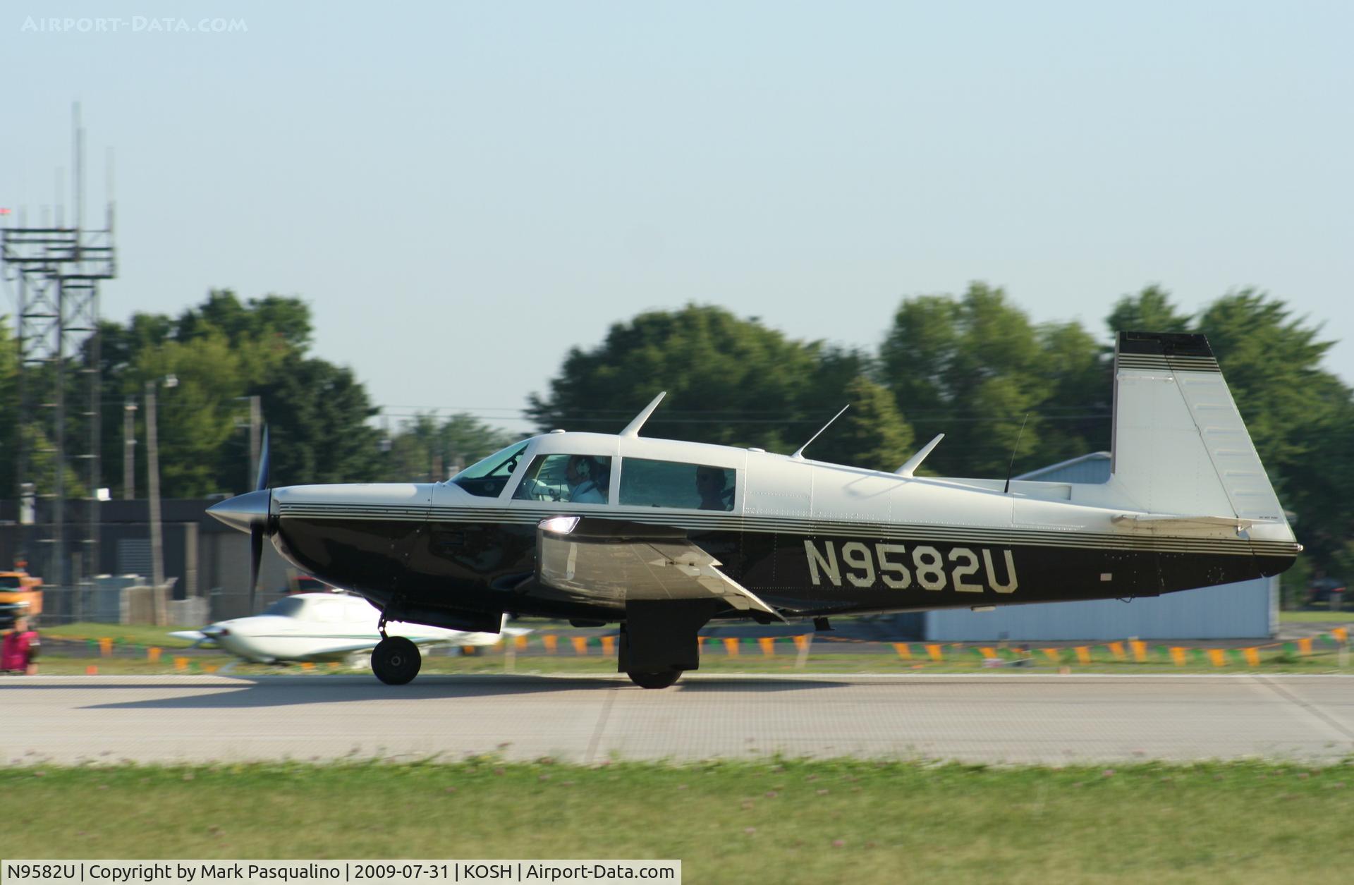 N9582U, 1980 Mooney M20K C/N 25-0496, Mooney M20K