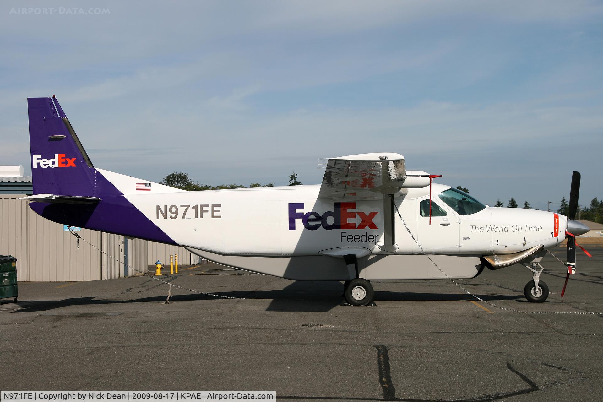 N971FE, 1988 Cessna 208B C/N 208B0094, KPAE