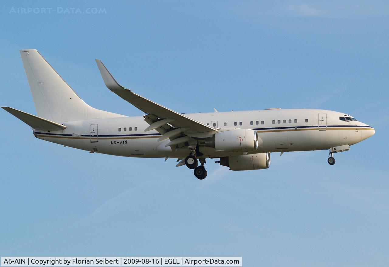 A6-AIN, 1999 Boeing 737-7Z5 BBJ C/N 29268, Short final rwy 27L
