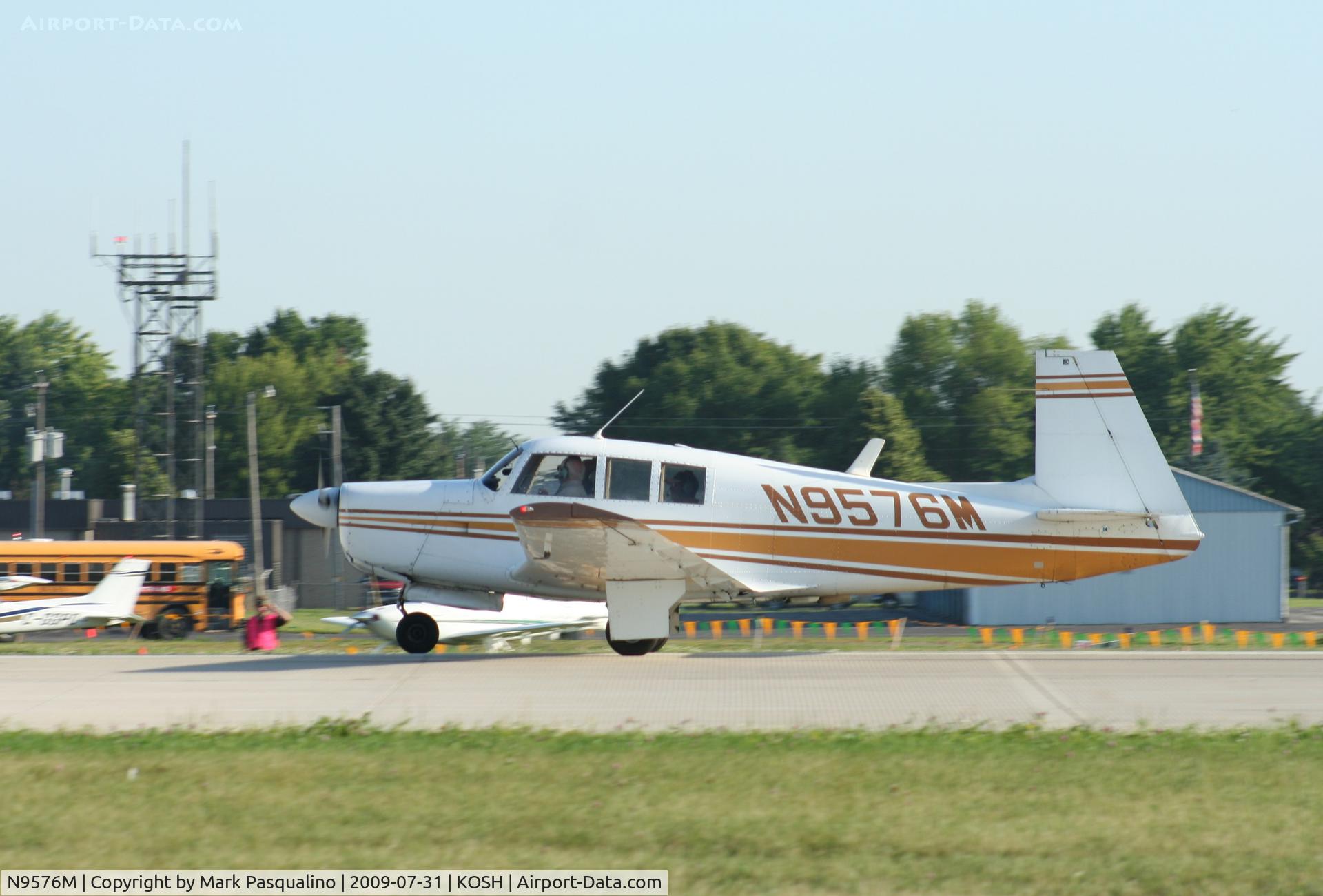 N9576M, 1966 Mooney M20F Executive C/N 670153, Mooney M20F
