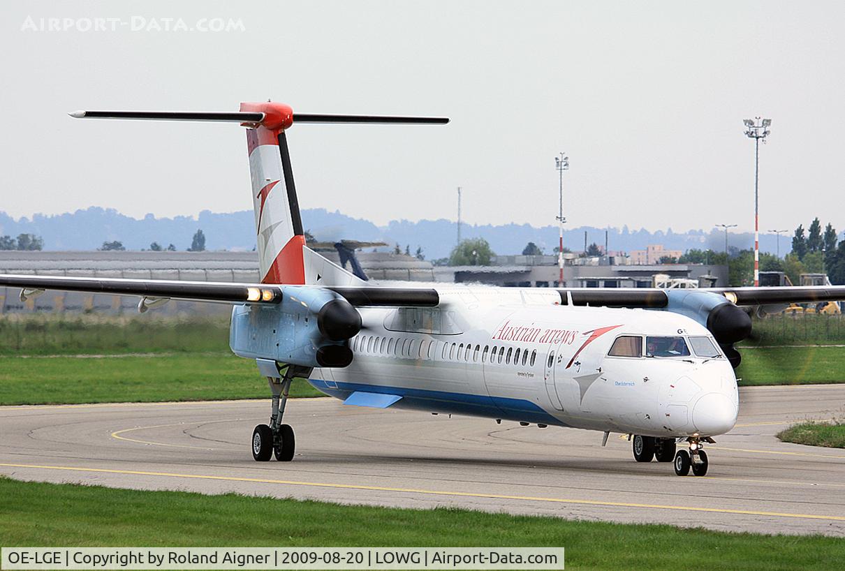 OE-LGE, 2001 De Havilland Canada DHC-8-402Q Dash 8 C/N 4042, Austrian taxi to RW17