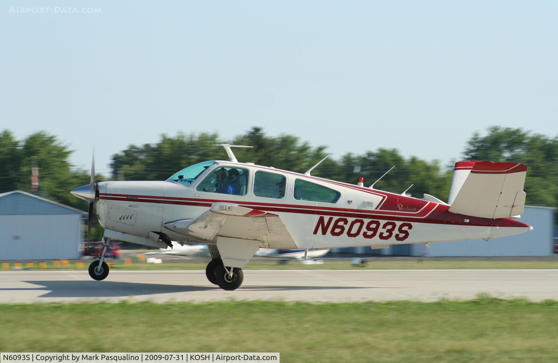 N6093S, 1975 Beech V35B Bonanza C/N D-9826, Beech V35B
