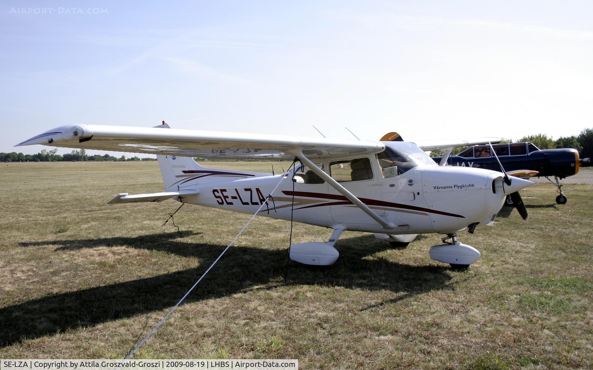 SE-LZA, Cessna 172R C/N 17281241, Budaörs-Airport  Hungary-LHBS