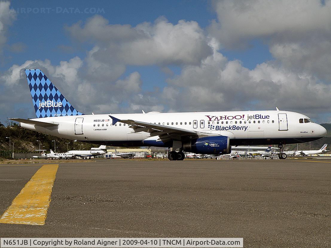 N651JB, 2007 Airbus A320-232 C/N 2992, Promotion for YAHOO & BlackBerry