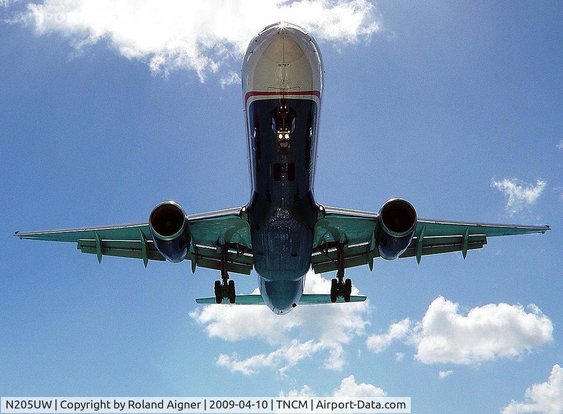 N205UW, 2000 Boeing 757-23N C/N 30887, So close to an Aircraft