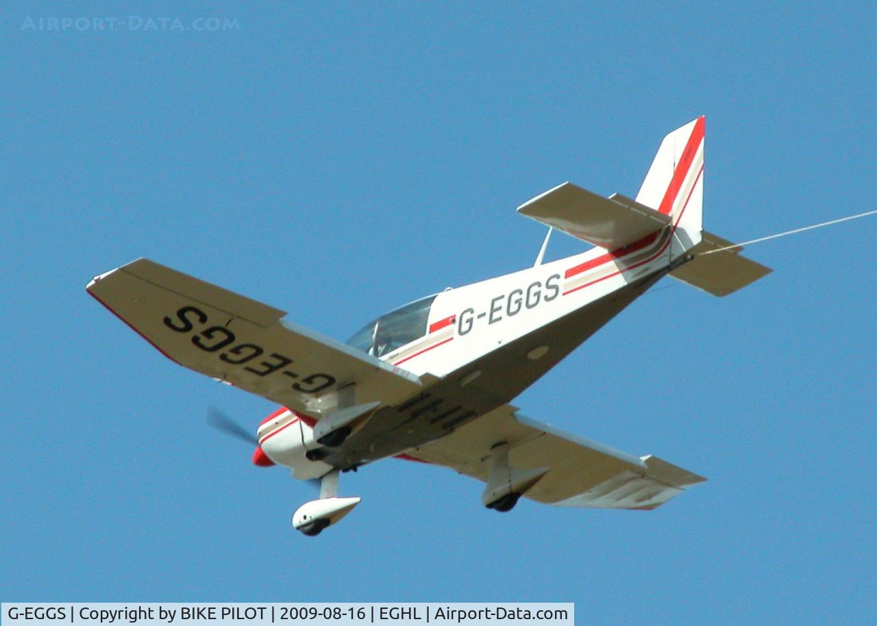 G-EGGS, 1979 Robin DR-400-180 Regent Regent C/N 1443, GLIDER TUG RETURNING FOR ANOTHER PICK UP DURING COMPETITIONS AT LASHAM