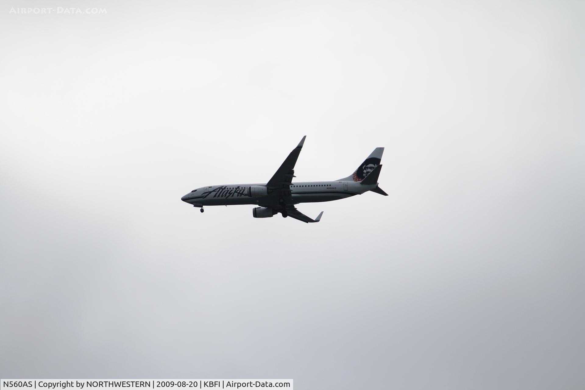 N560AS, 2006 Boeing 737-890 C/N 35179, HONOLULU-SEATTLE