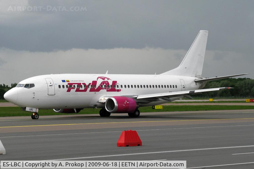 ES-LBC, 1990 Boeing 737-322 C/N 24664, Taxiing for take-off at Tallinn airport