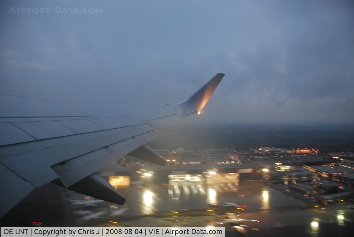 OE-LNT, 2006 Boeing 737-8Z9 C/N 33834, Vienna International Airport