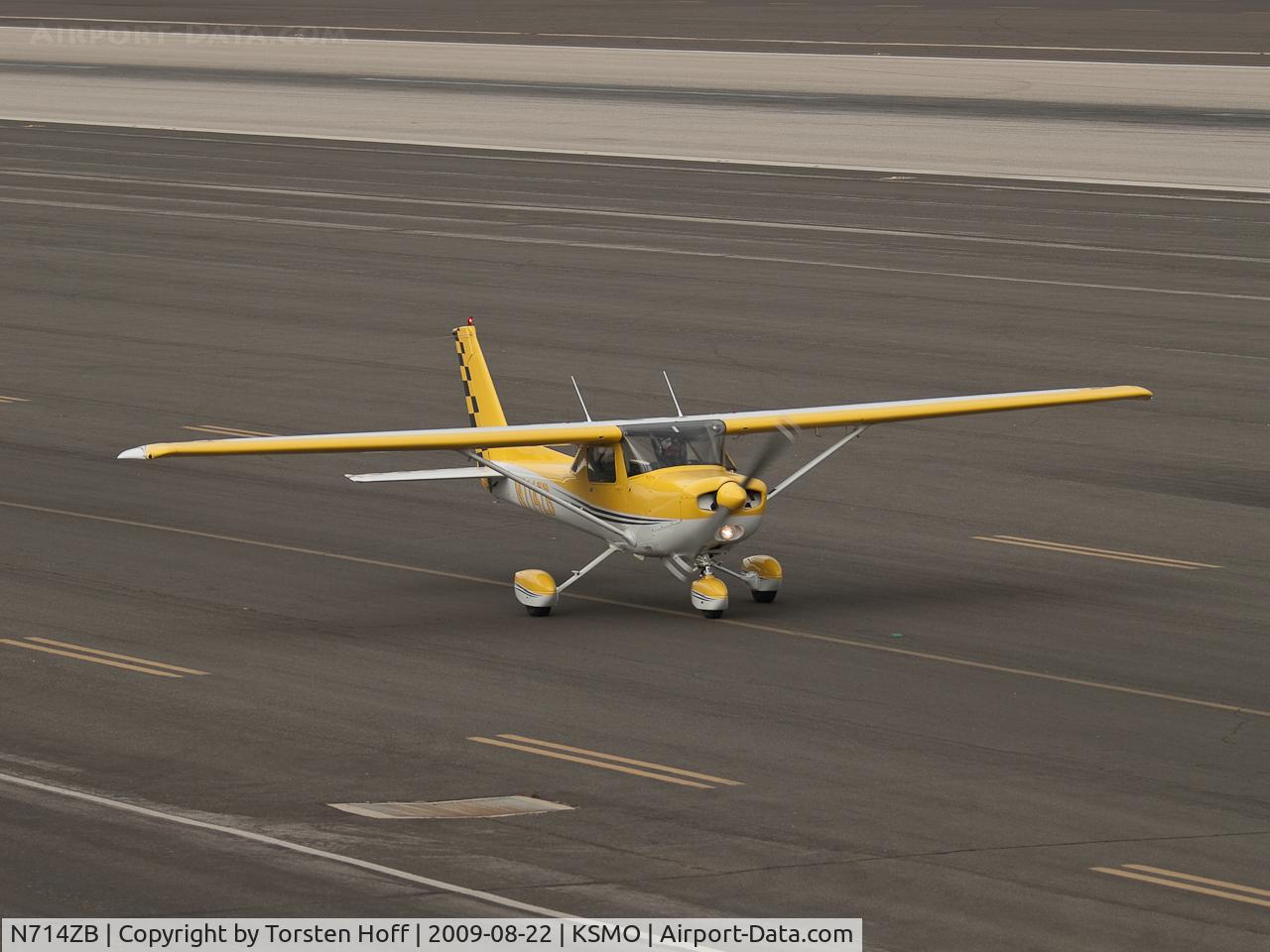 N714ZB, 1977 Cessna 152 C/N 15279552, N714ZB taxiing