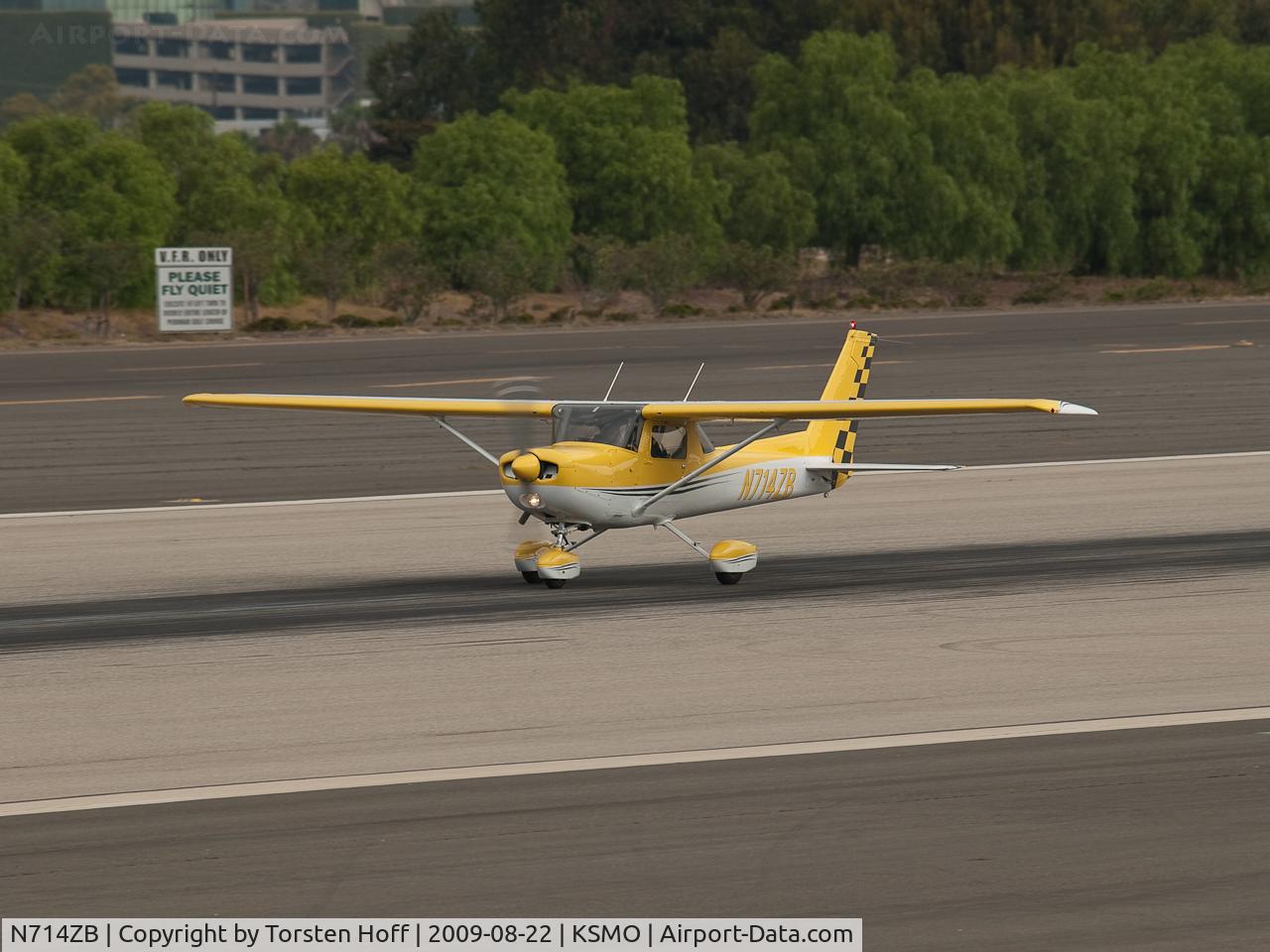 N714ZB, 1977 Cessna 152 C/N 15279552, N714ZB departing from RWY 21