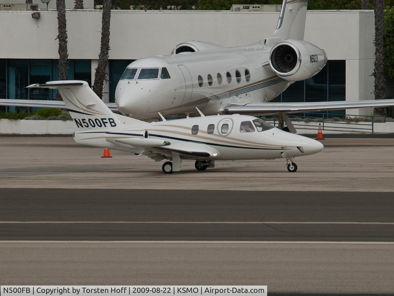 N500FB, 2008 Eclipse Aviation Corp EA500 C/N 000185, N500FB taxiing