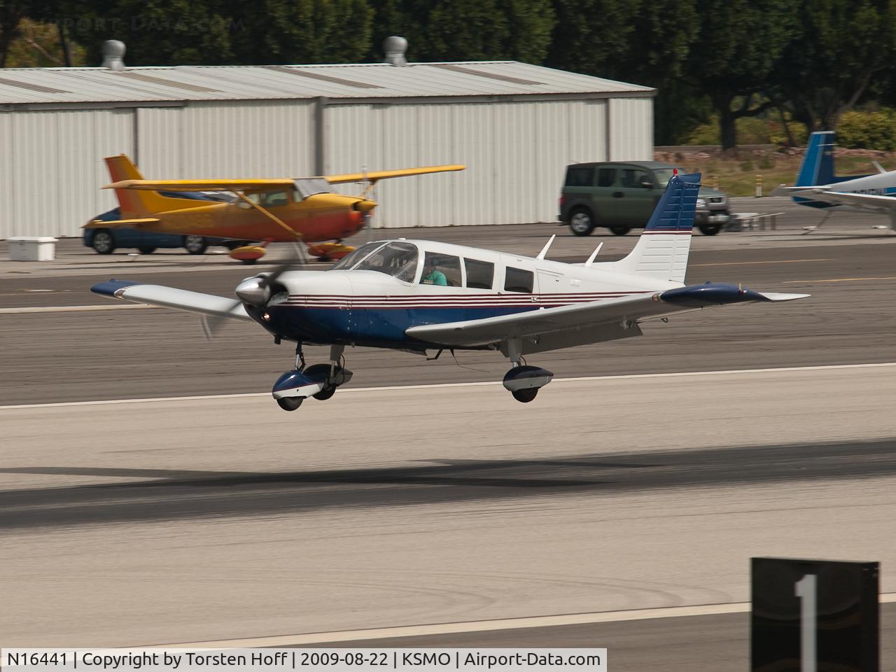 N16441, 1973 Piper PA-32-300 Cherokee Six C/N 32-7340087, N16441 arriving on RWY 21