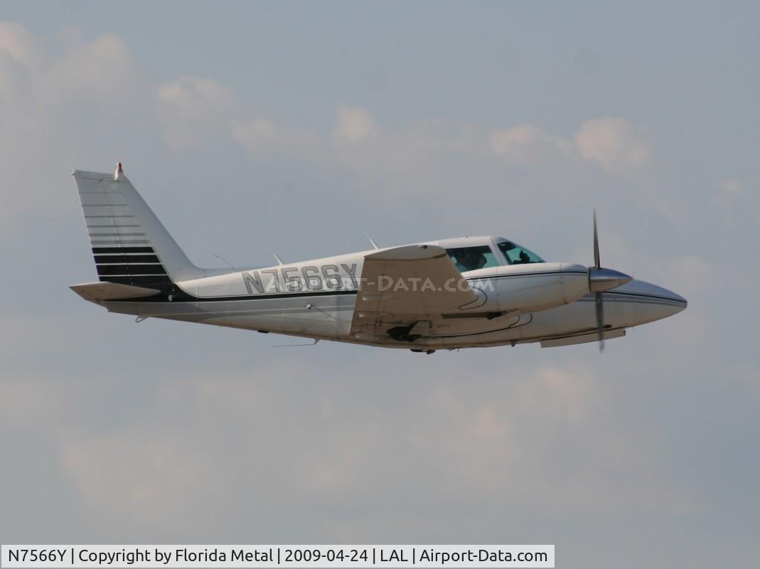 N7566Y, 1964 Piper PA-30-160 Twin Comanche Twin Comanche C/N 30-630, Piper PA-30