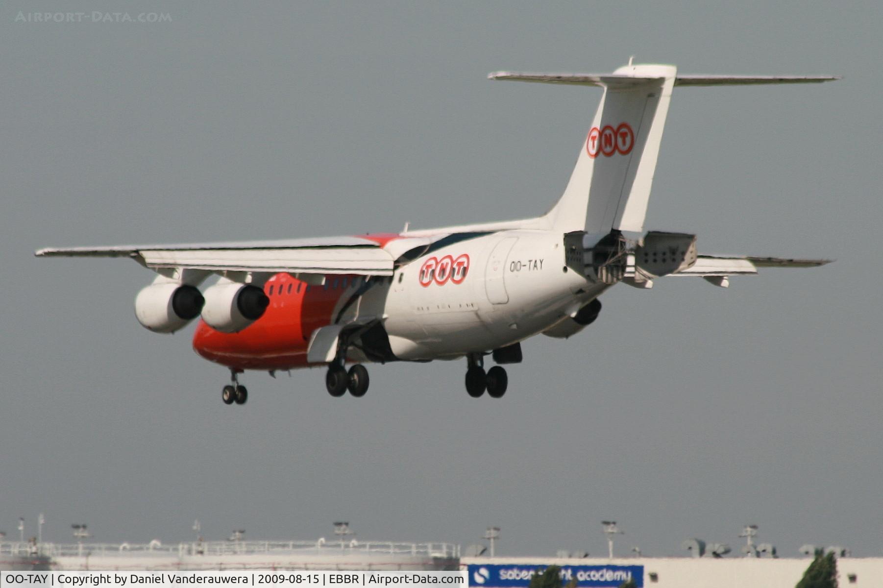OO-TAY, 1993 British Aerospace BAe.146-200QC C.3 Quick Change C/N E2211, flight TAY6844 is descending to rwy 25L
