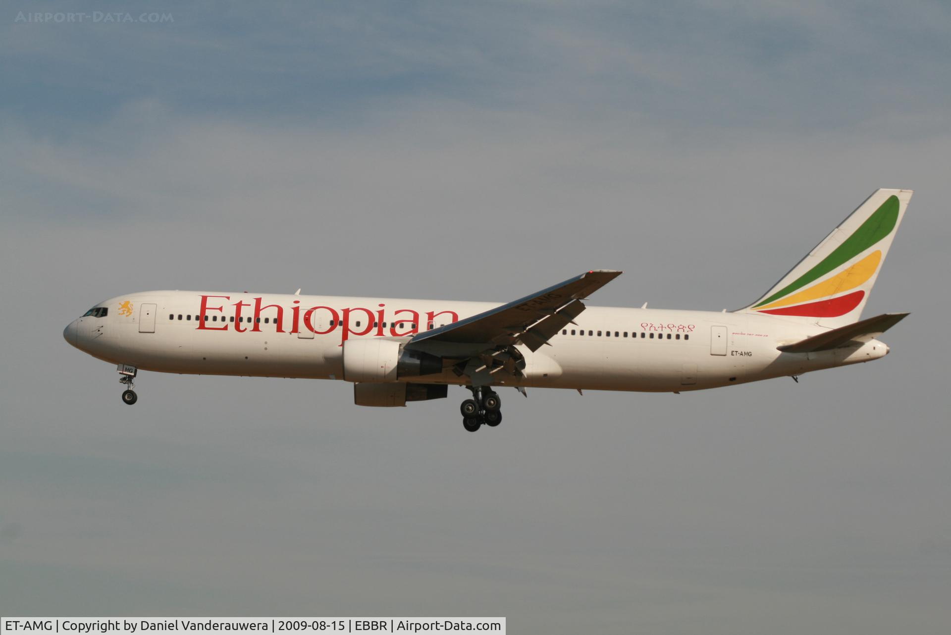 ET-AMG, 2000 Boeing 767-3BG/ER C/N 30566, flight ET704 is descending to rwy 25L