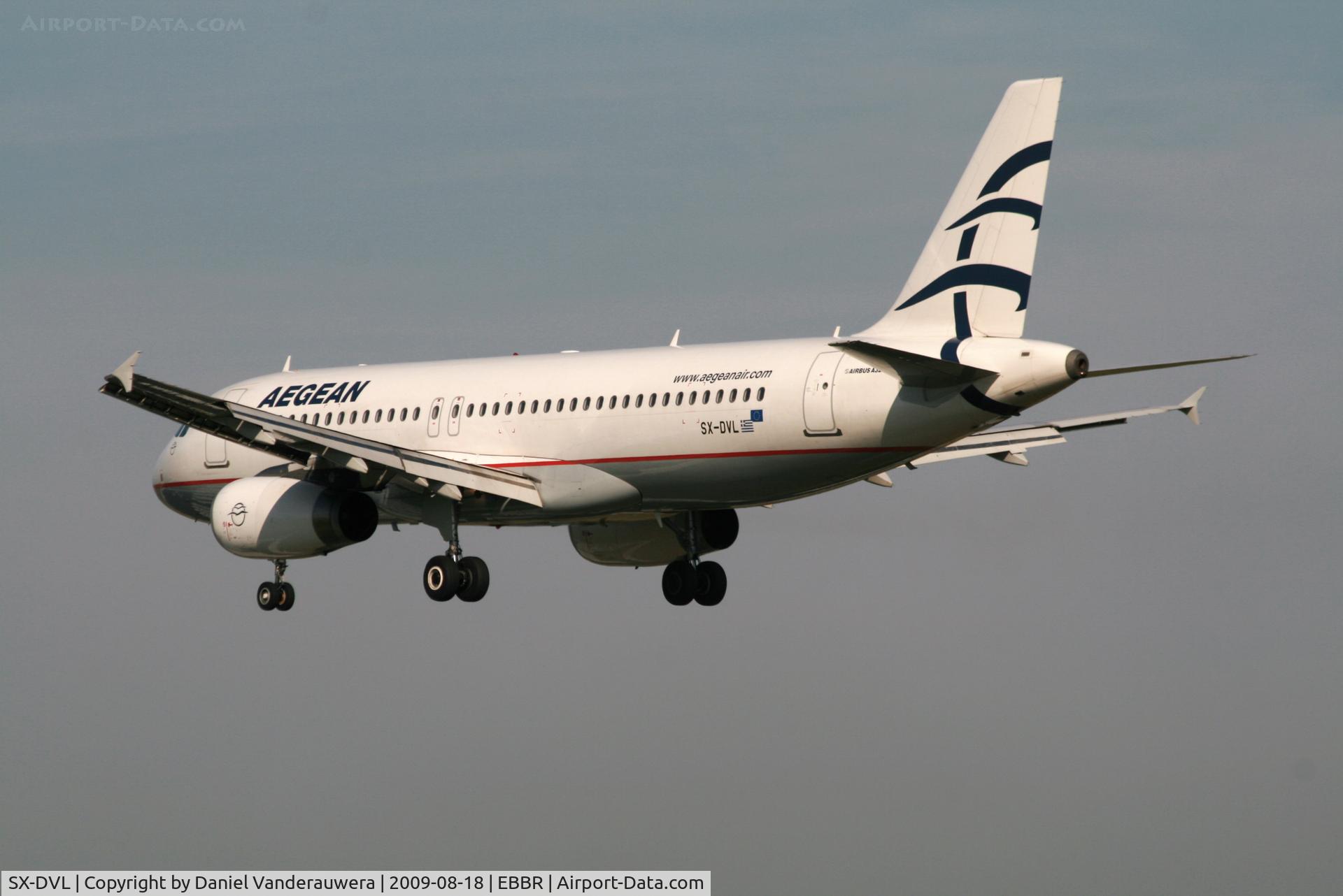 SX-DVL, 2008 Airbus A320-232 C/N 3423, several seconds before landing on rwy 25L