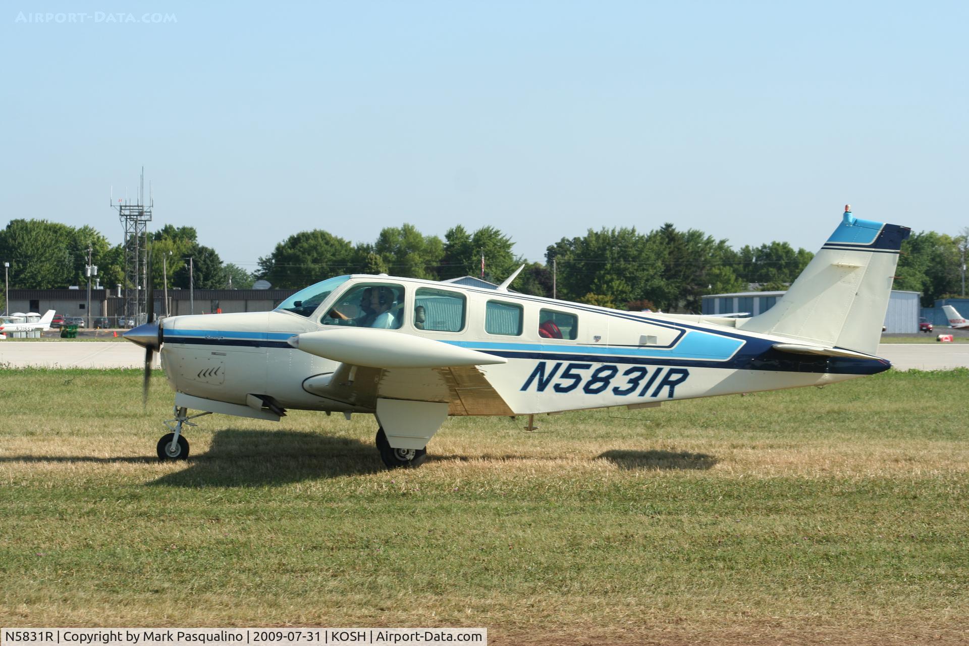 N5831R, 1983 Beech A36 Bonanza 36 C/N E-2096, Beech A36
