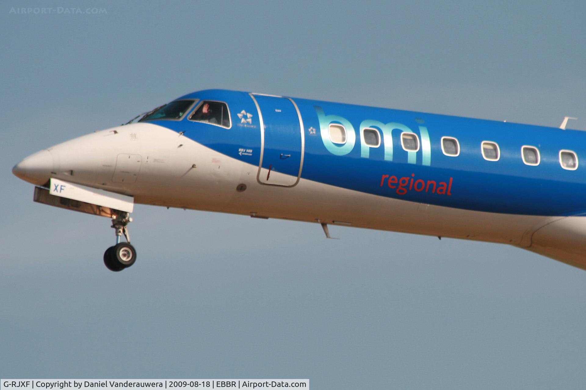 G-RJXF, 2000 Embraer EMB-145EP (ERJ-145EP) C/N 145280, arrival of flight BD145 to rwy 25L