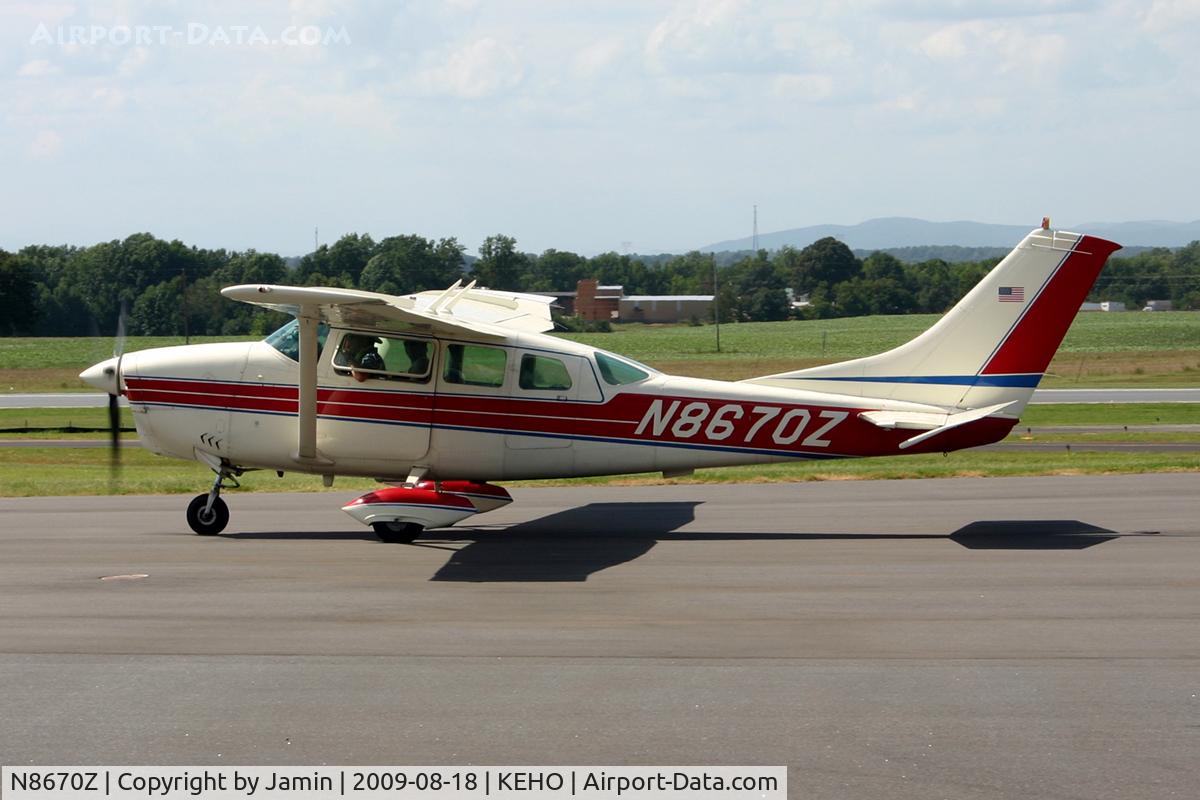 N8670Z, 1968 Cessna TP206C Turbo Super Skylane C/N P206-0470, There aren't very many of the original 206's like this one without the utility doors.