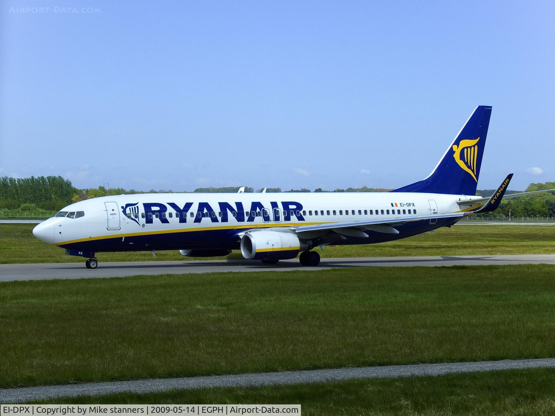 EI-DPX, 2007 Boeing 737-8AS C/N 35553, Ryanair Boeing 737-8AS taxiing to runway 06 at EDI