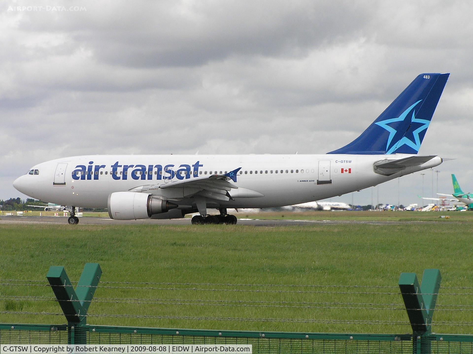 C-GTSW, 1988 Airbus A310-304 C/N 483, Air Transat lining up