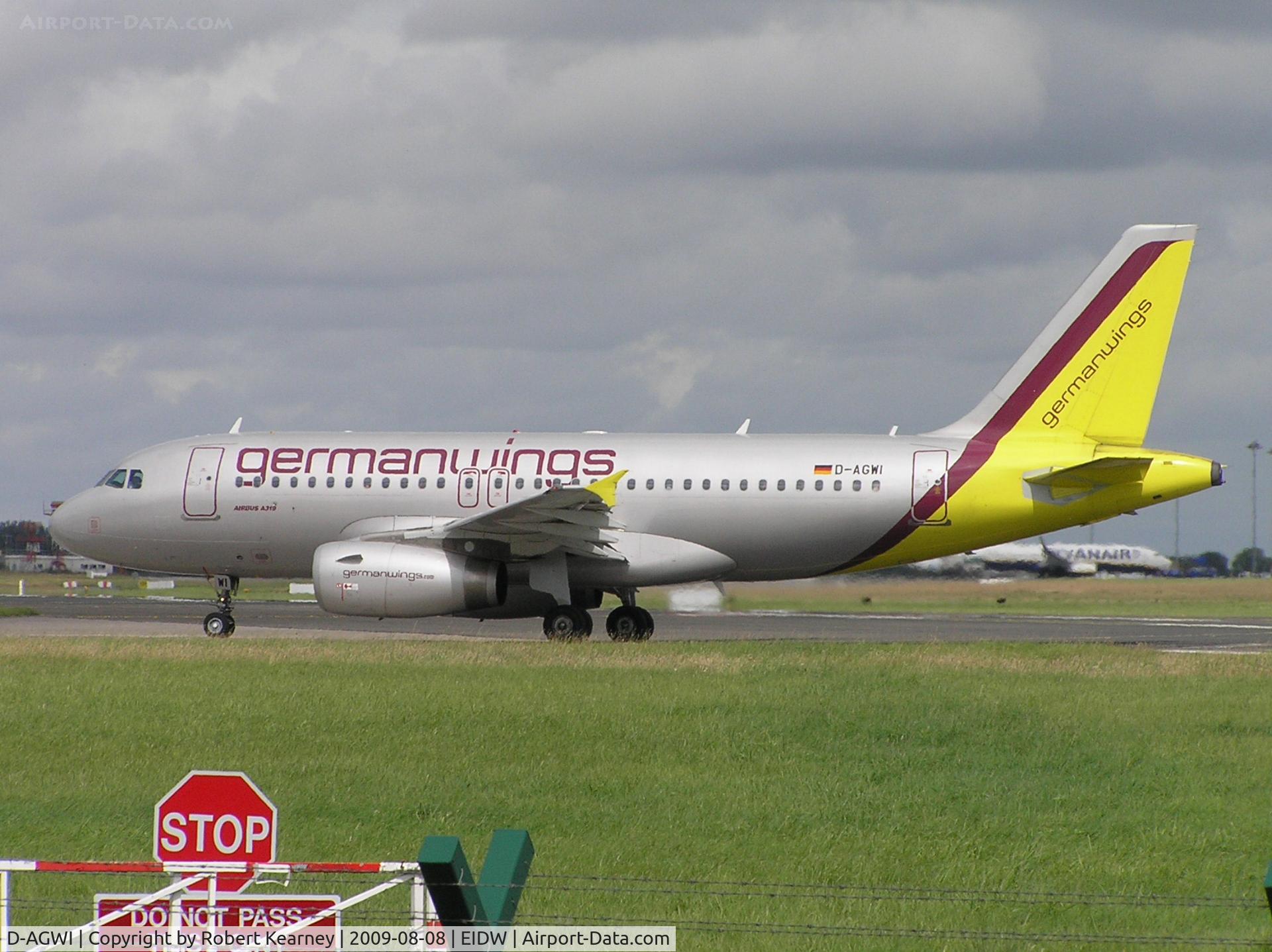D-AGWI, 2008 Airbus A319-132 C/N 3358, A320 lining up