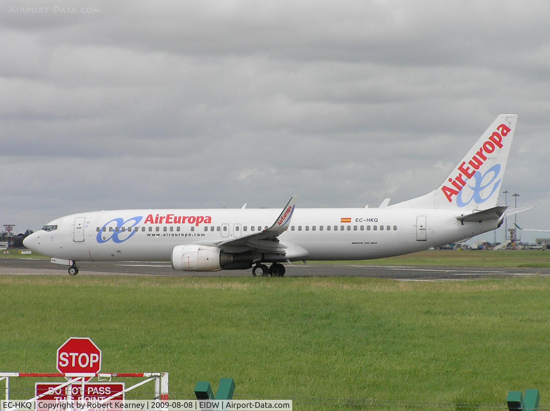 EC-HKQ, 2000 Boeing 737-85P C/N 28388, Air Europa lining up