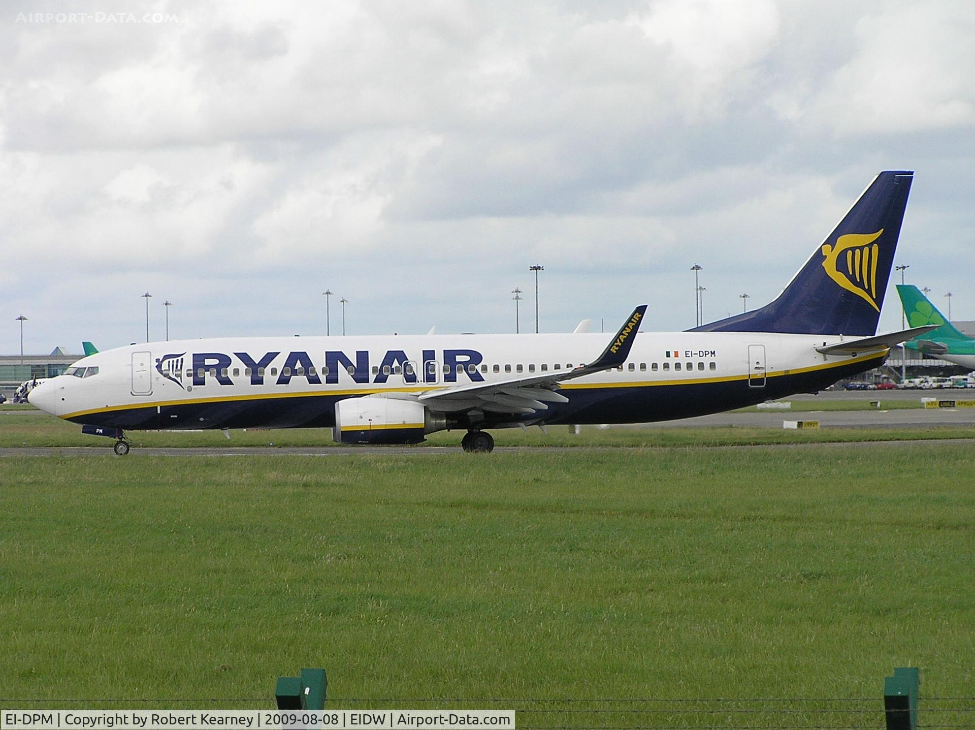 EI-DPM, 2007 Boeing 737-8AS C/N 33640, Ryanair lining up