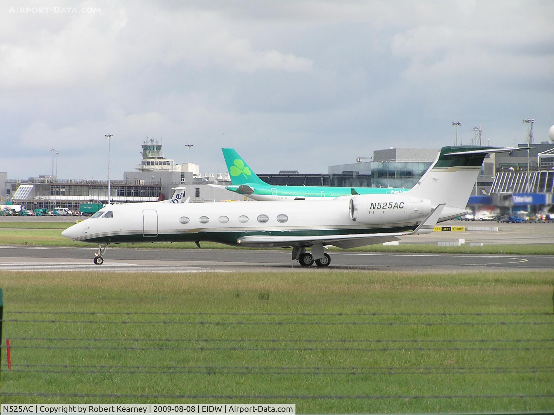N525AC, 2002 Gulfstream Aerospace G-V C/N 691, Gulfstream waiting for clearence