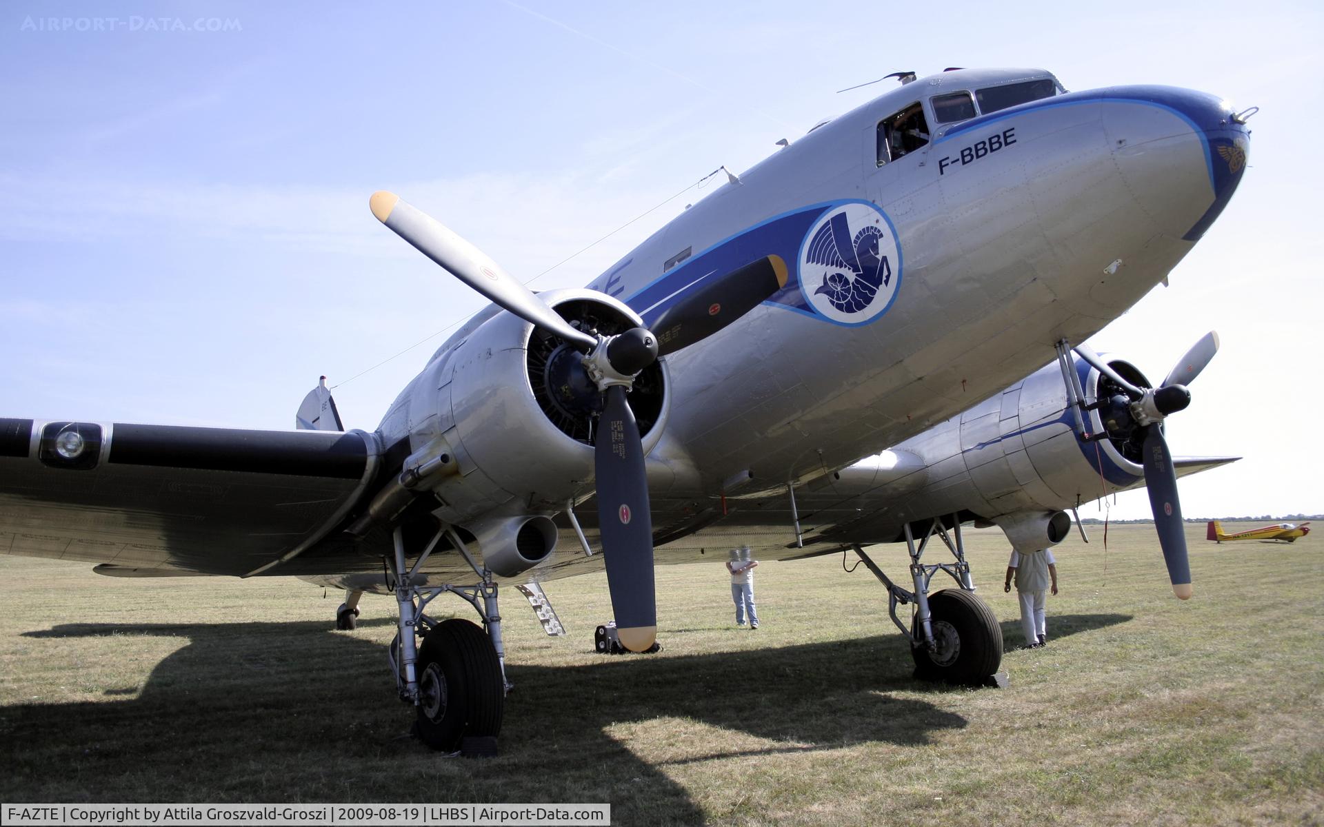 F-AZTE, 1943 Douglas C-47A-1-DL  Skytrain C/N 9172, The 60 year ones Li-came to 2 of his birthdays as a guest, common flying was executed Danube above a river on the Hungarian national day, August on 20.