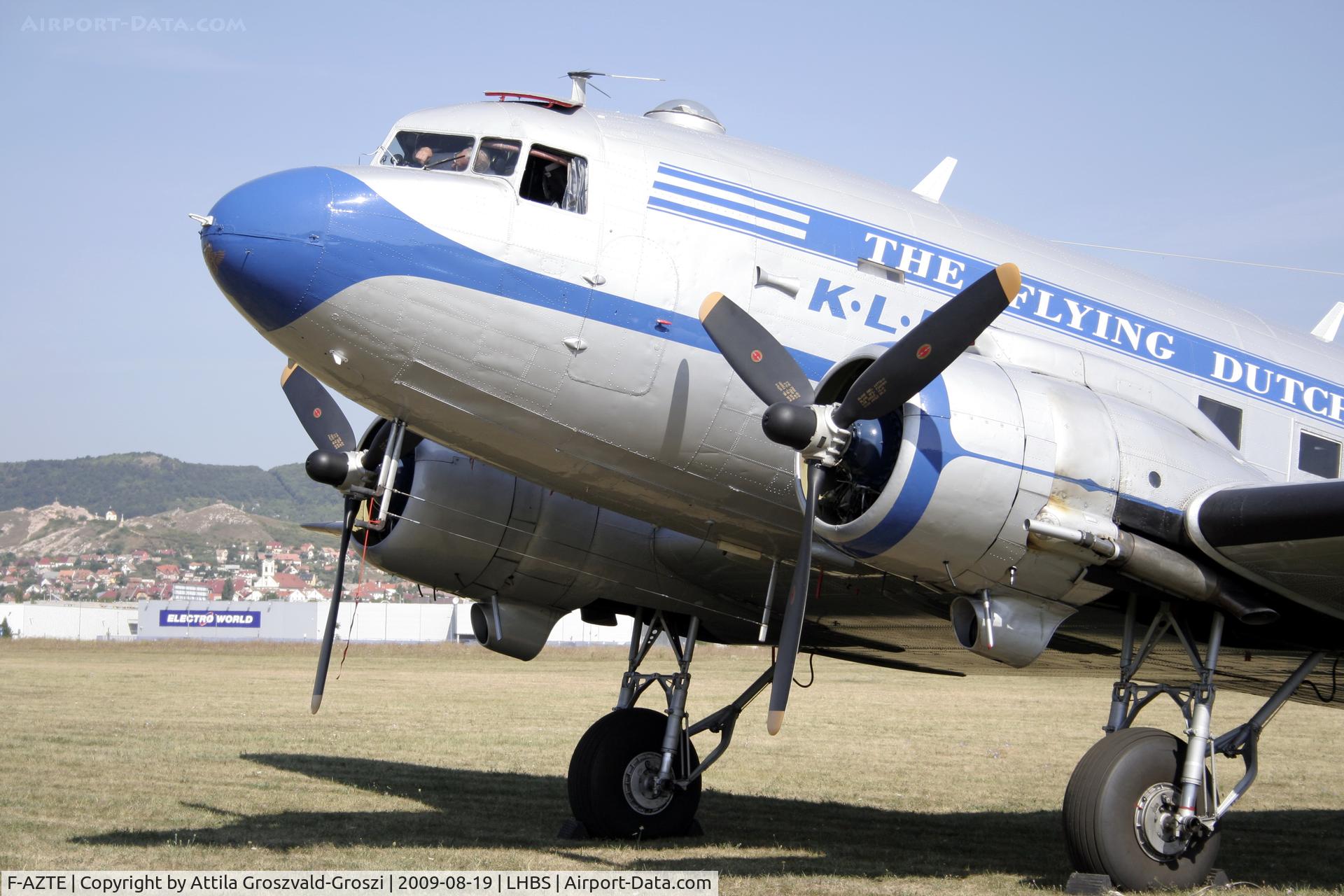 F-AZTE, 1943 Douglas C-47A-1-DL  Skytrain C/N 9172, The 60 year ones Li-came to 2 of his birthdays as a guest, common flying was executed Danube above a river on the Hungarian national day, August on 20.