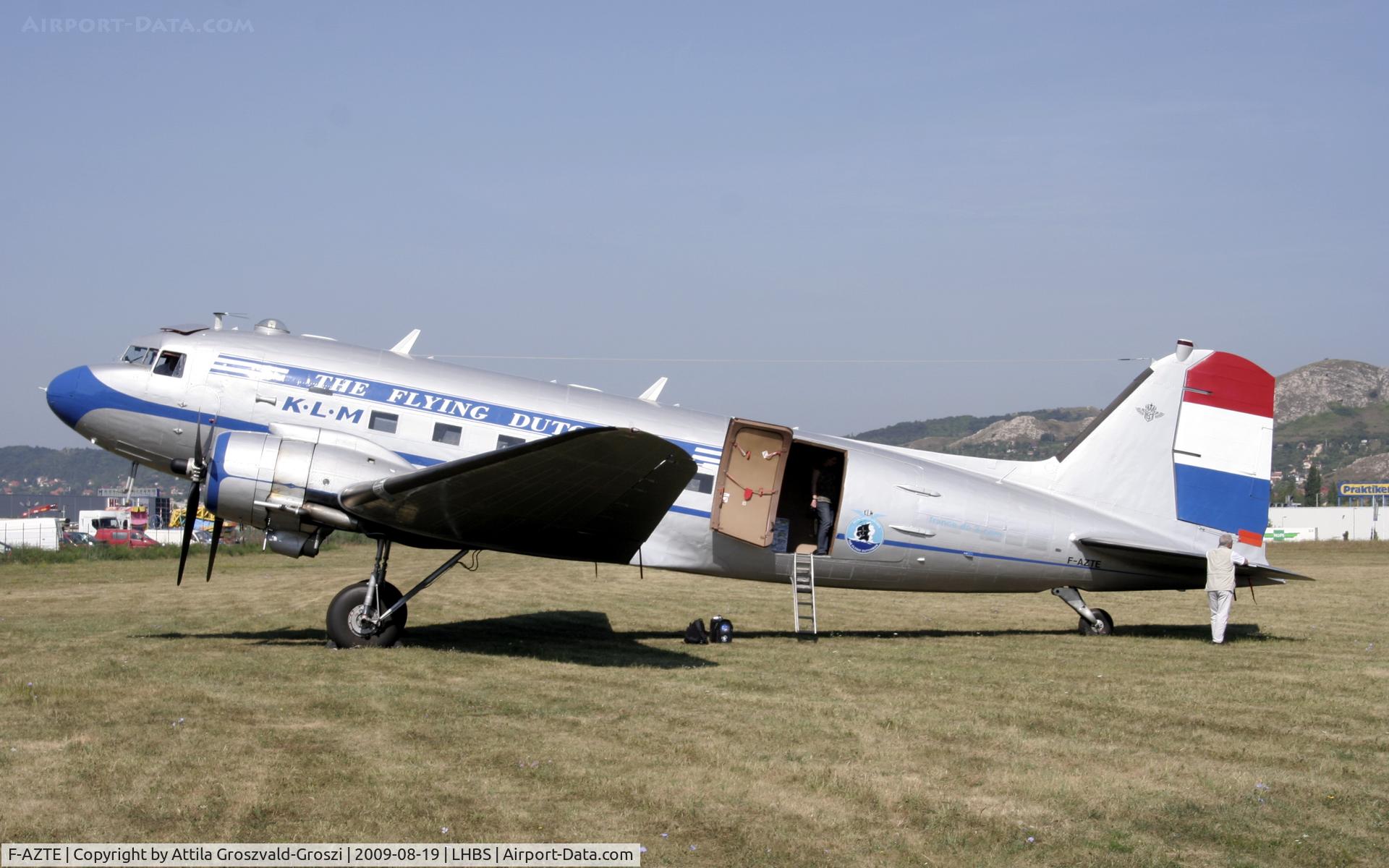 F-AZTE, 1943 Douglas C-47A-1-DL  Skytrain C/N 9172, The 60 year ones Li-came to 2 of his birthdays as a guest, common flying was executed Danube above a river on the Hungarian national day, August on 20.