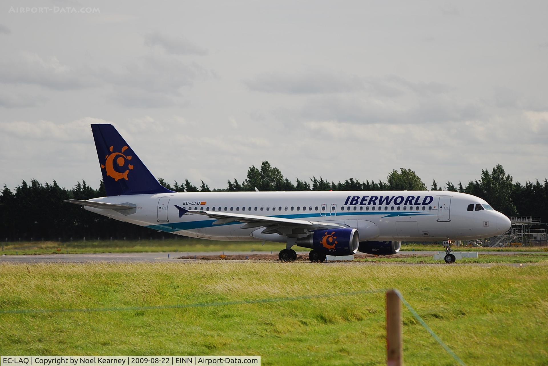 EC-LAQ, 2009 Airbus A320-214 C/N 3933, Departing off Rwy 24