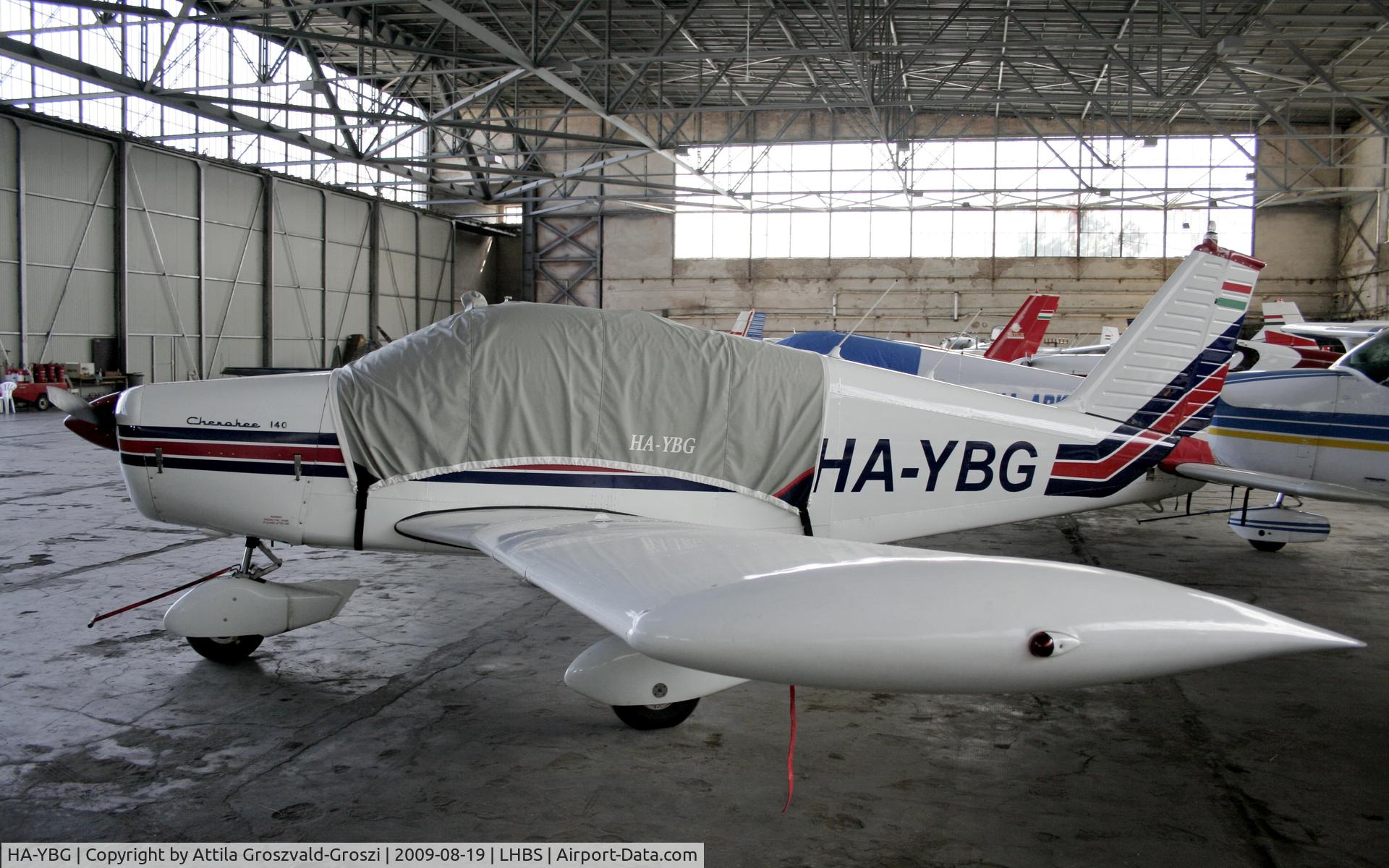 HA-YBG, 1967 Piper PA-28-140 Cherokee C/N 28-22652, Budaörs-Airport / Hungary - LHBS / Hangar