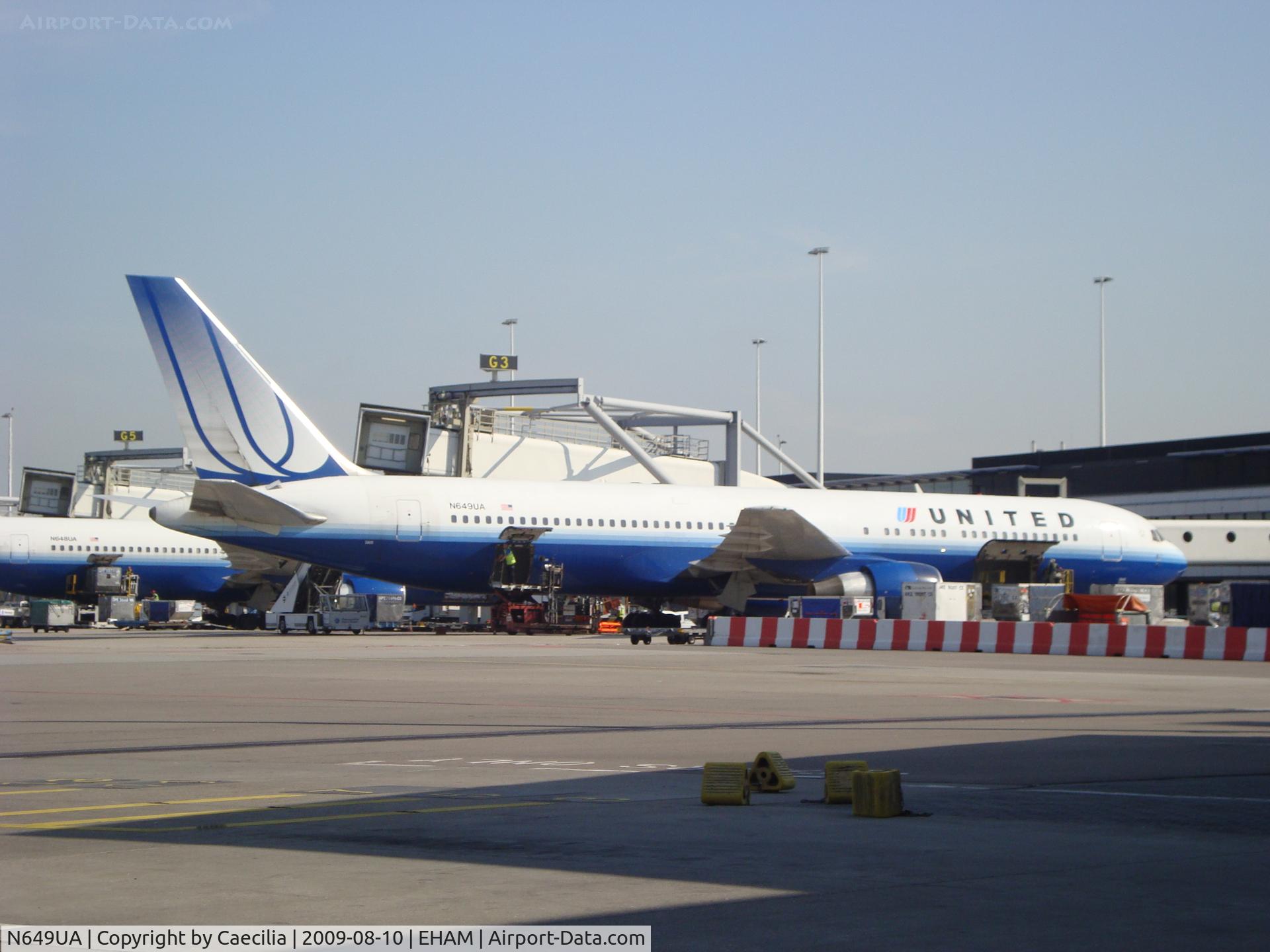 N649UA, 1992 Boeing 767-322 C/N 25286, United Airlines at Gate G 03 Schiphol