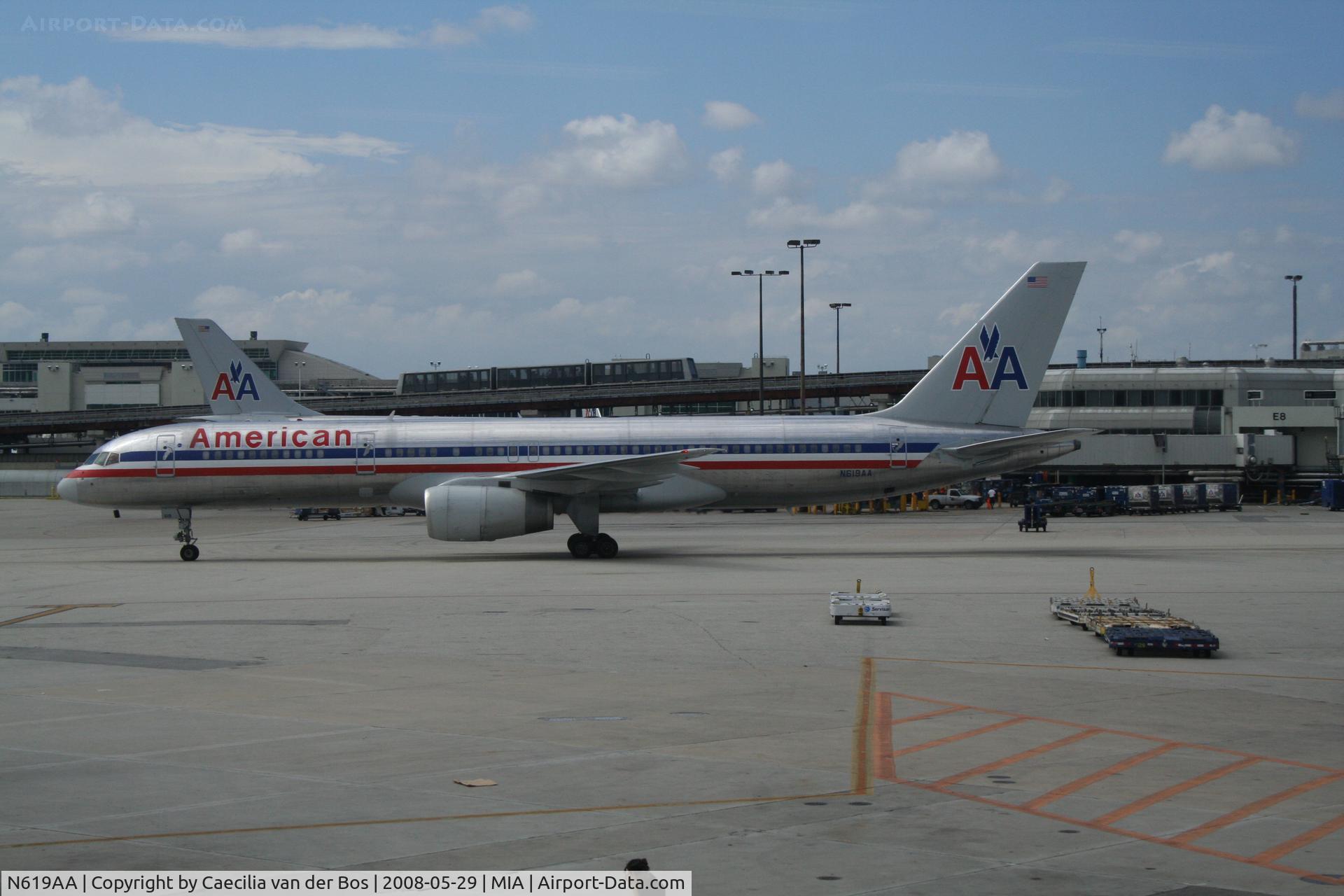 N619AA, 1990 Boeing 757-223 C/N 24577, At Miami Intl Airport