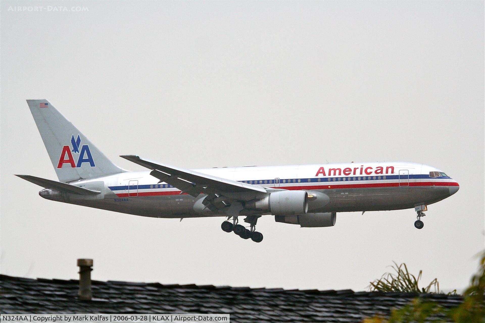 N324AA, 1986 Boeing 767-223 C/N 22325, American Airlines 767-223, N324AA on approach RWY 7R KLAX