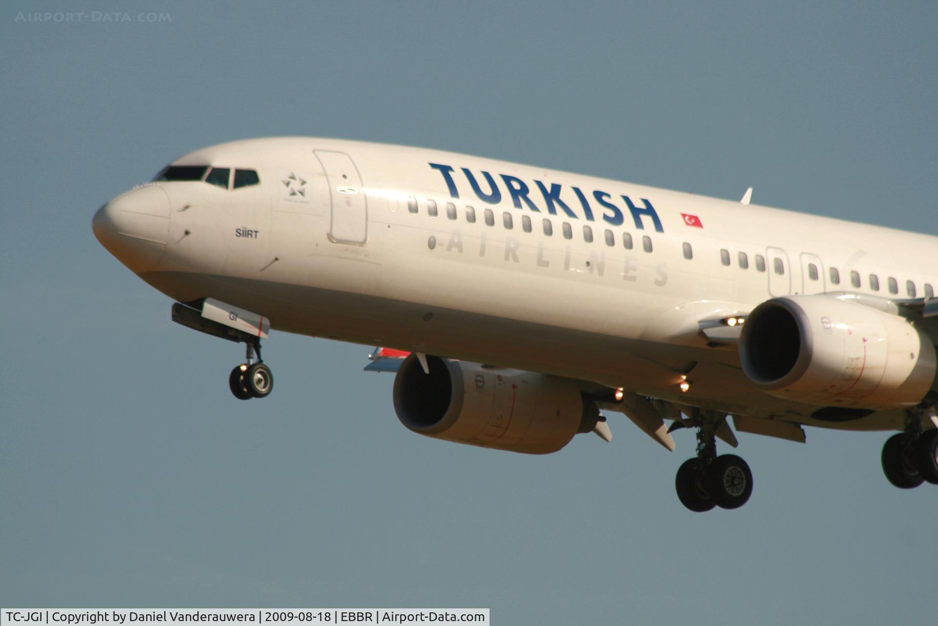 TC-JGI, 2006 Boeing 737-8F2 C/N 34407, arrival of flight TK1937 to rwy 25L