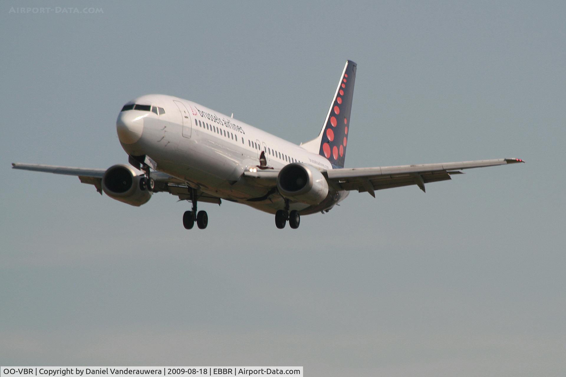 OO-VBR, 1989 Boeing 737-4Y0 C/N 24134, arrival of flight SN3696 to rwy 25L - watch the dove
