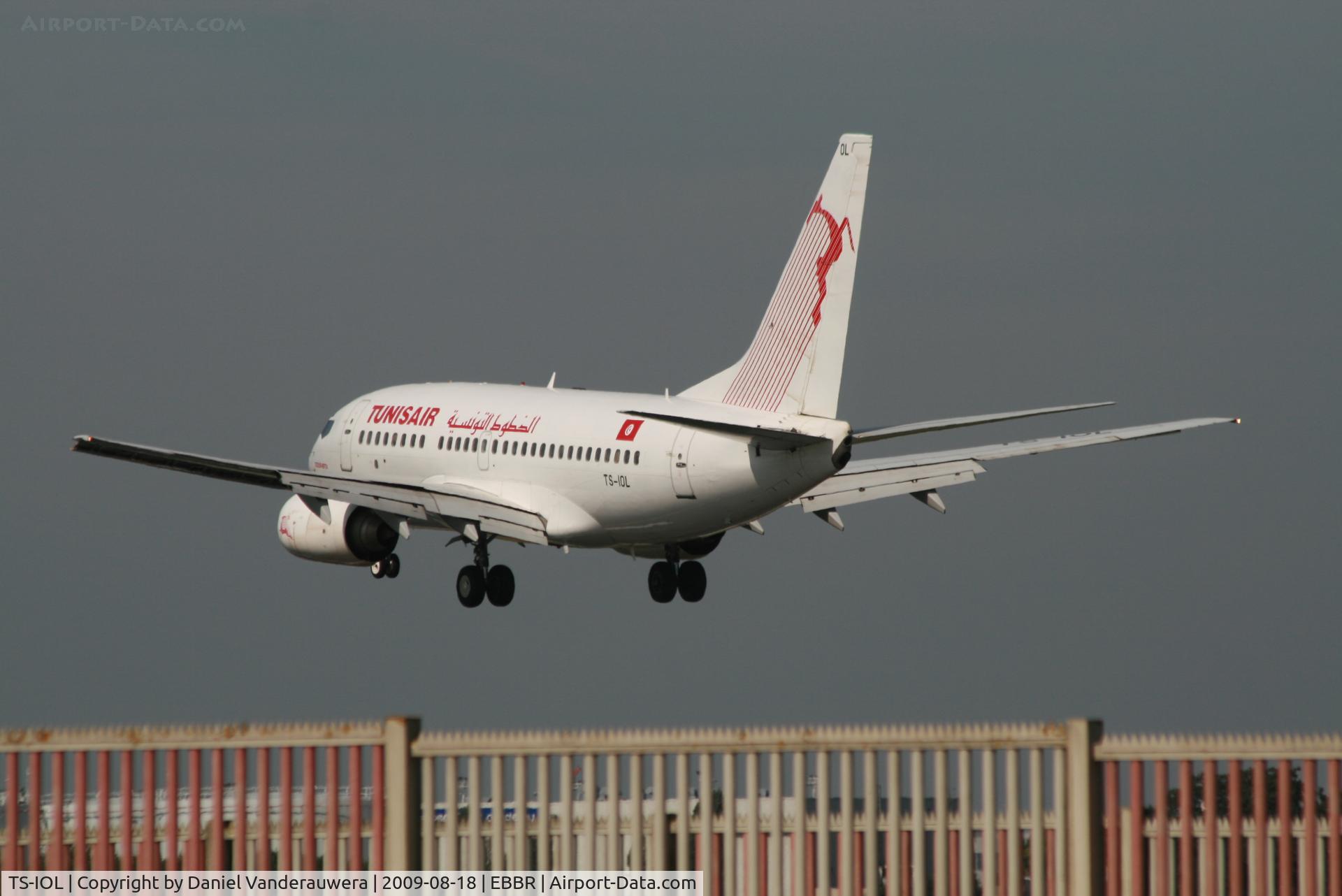 TS-IOL, 1999 Boeing 737-6H3 C/N 29497, flight TU782 is descending to rwy 25L