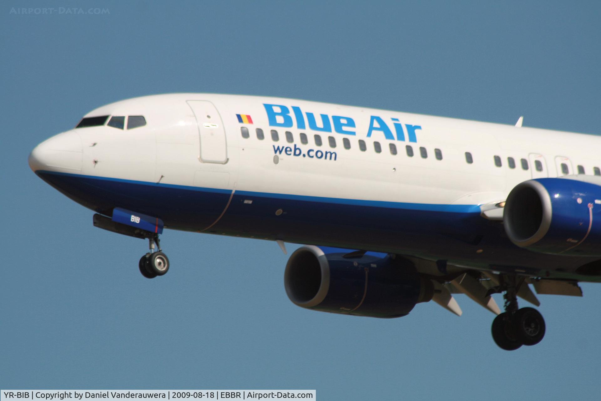 YR-BIB, 2000 Boeing 737-8AS C/N 29926, arrival of flight JOR123 to rwy 25L