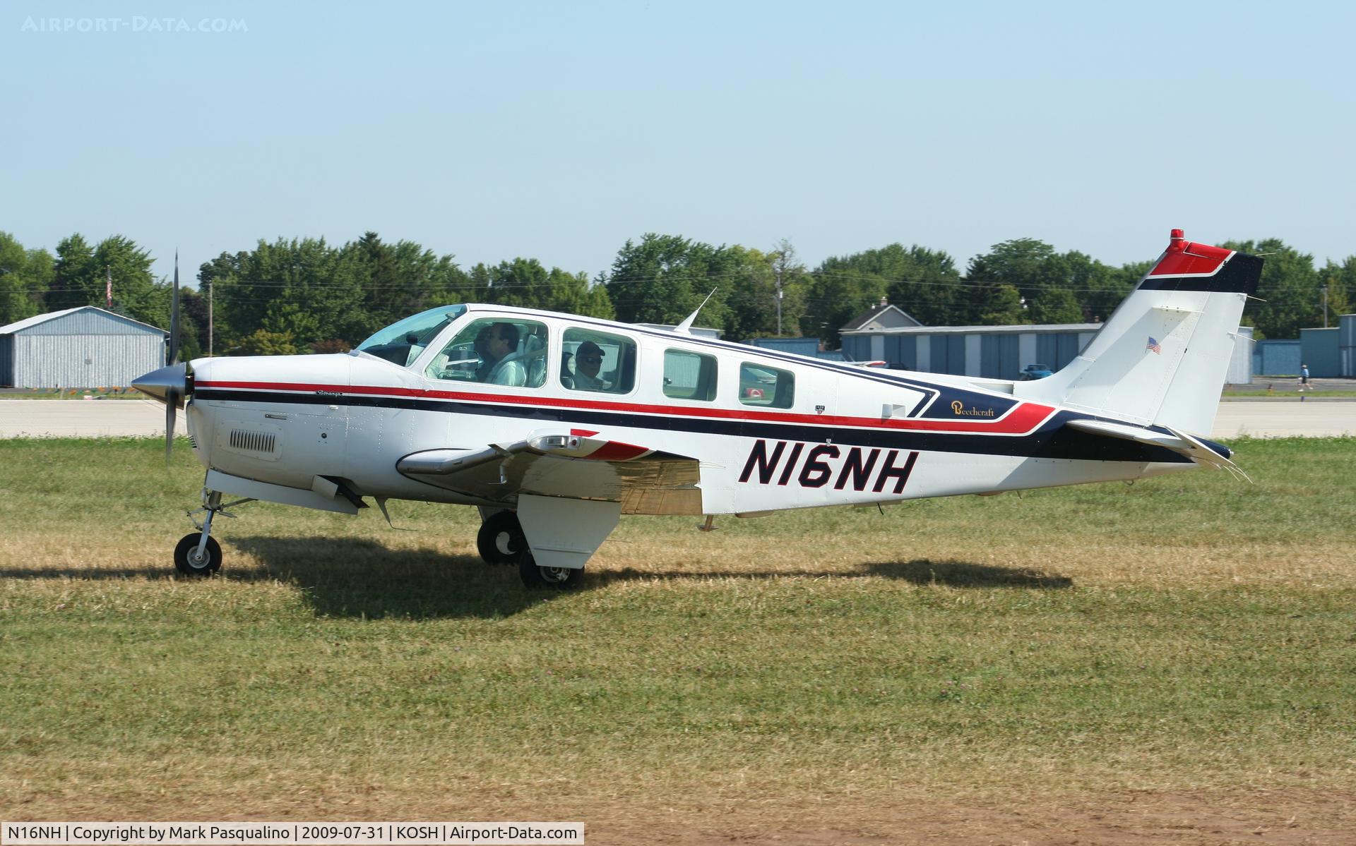 N16NH, 1985 Beech A36 Bonanza 36 C/N E-2220, Beech A36