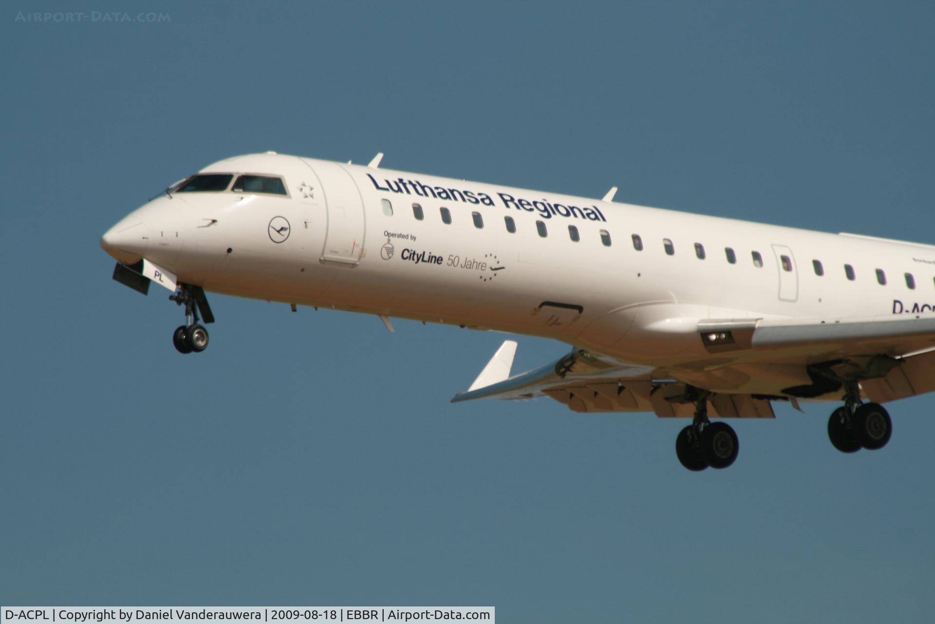 D-ACPL, 2002 Canadair CRJ-701ER (CL-600-2C10) Regional Jet C/N 10076, arrival of flight LH4604 to rwy 25L