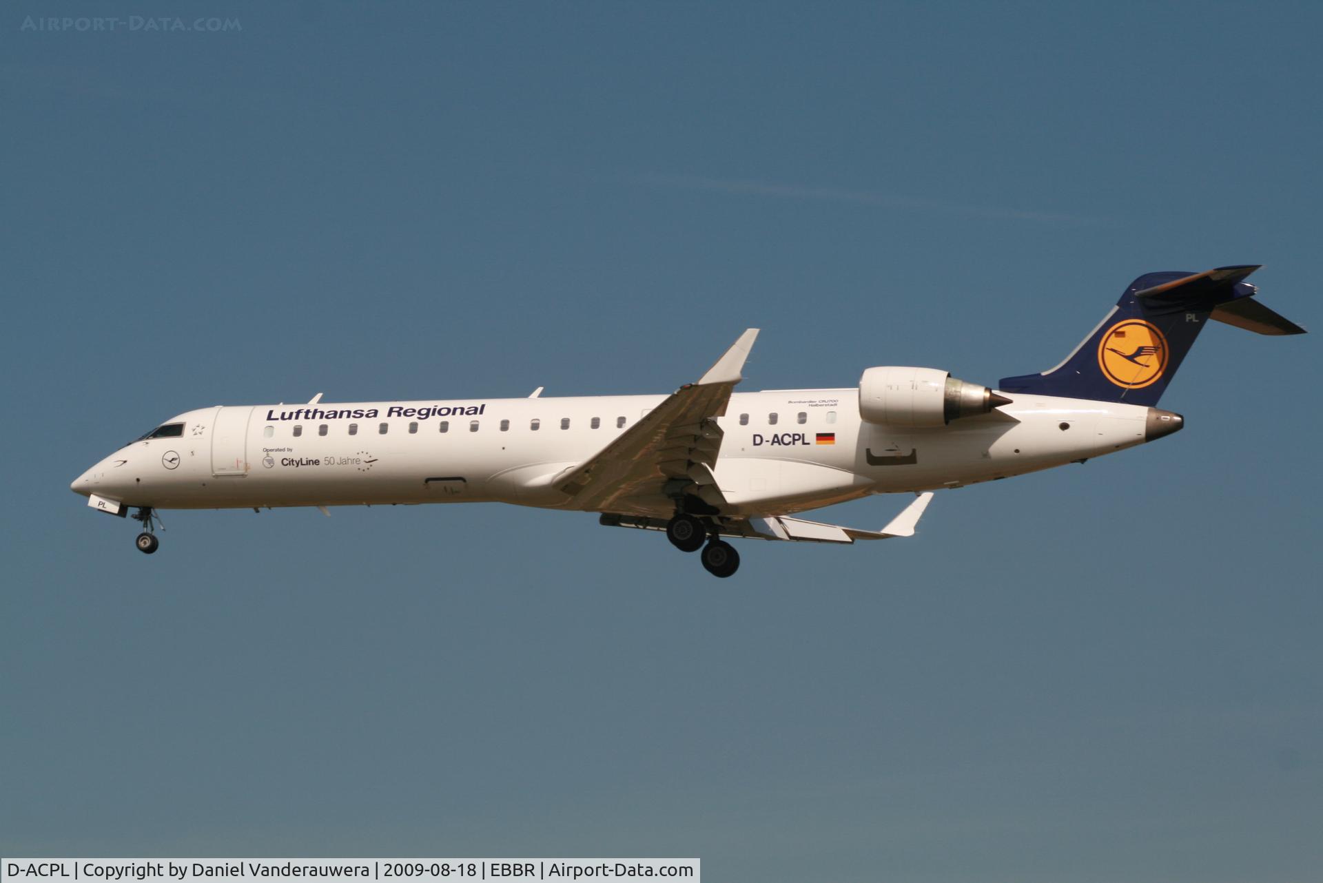 D-ACPL, 2002 Canadair CRJ-701ER (CL-600-2C10) Regional Jet C/N 10076, flight LH4604 is descending to rwy 25L