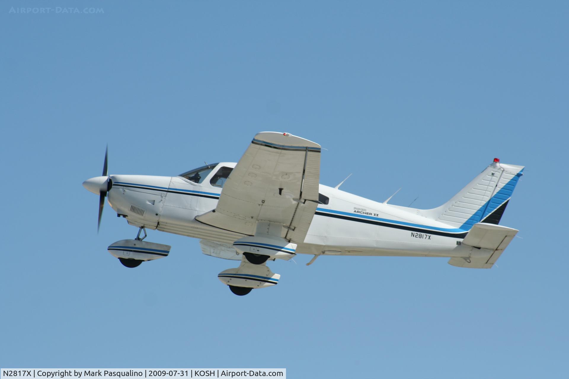 N2817X, 1979 Piper PA-28-181 Archer II C/N 28-7990457, Piper PA-28-181