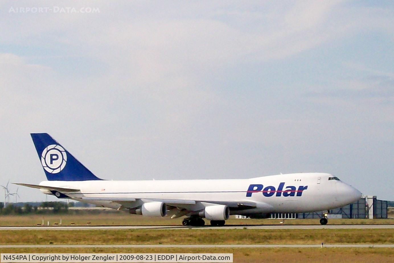 N454PA, 2002 Boeing 747-46NF C/N 30812, Here we go! The engines at full throttle.