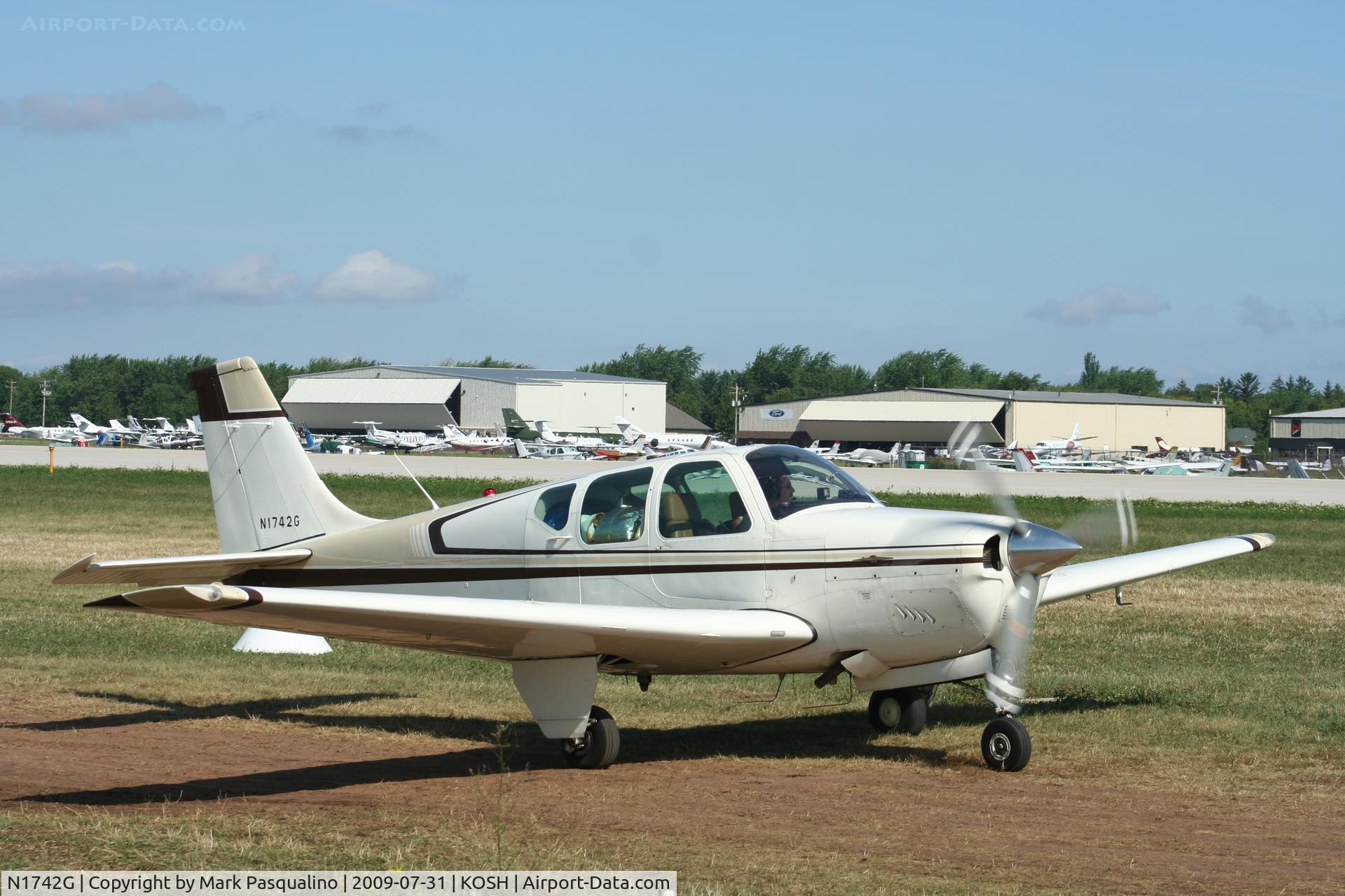 N1742G, 1962 Beech 35-B33 Debonair C/N CD-467, Beech B33